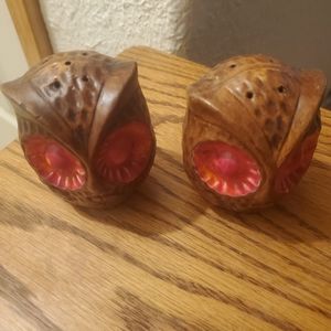 Vintage Treasure Craft Owl Salt & Pepper Shakers Brown W Red-Orange Spatter Eyes